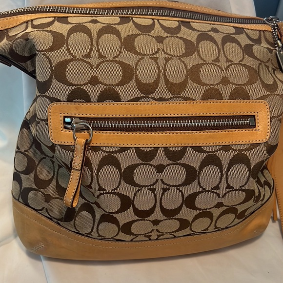 Vintage Coach Crossbody bag. - Picture 8 of 12